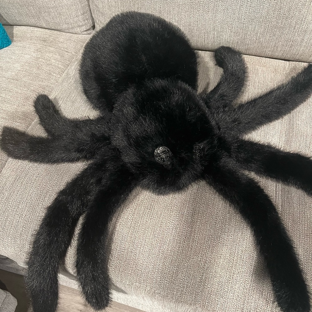 NWT FAUX FUR BLACK FUZZY SPIDER PILLOW BLACK HALLOWEEN DECOR